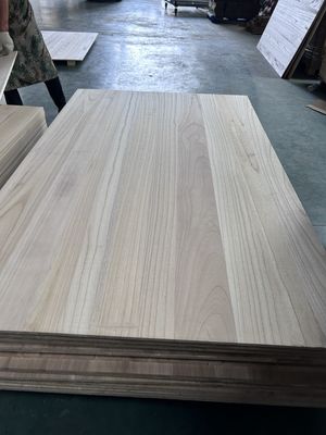 Tableros de madera sólida de paulownia natural de grado AB o ABC con acabado de madera natural blanqueado