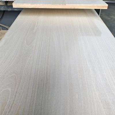 Materiales de puertas de madera sólida tablero de madera de paulownia para la capacidad de solución de proyectos