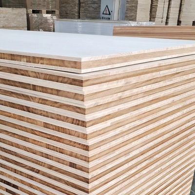 Materiales de puertas de madera sólida tablero de madera de paulownia para la capacidad de solución de proyectos