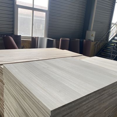 Fabricación de madera en el hogar Densidad 8 mm Tablas de madera de paulownia con densidad 280-300 kg/m2