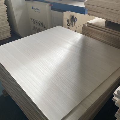 Fabricación de madera en el hogar Densidad 8 mm Tablas de madera de paulownia con densidad 280-300 kg/m2