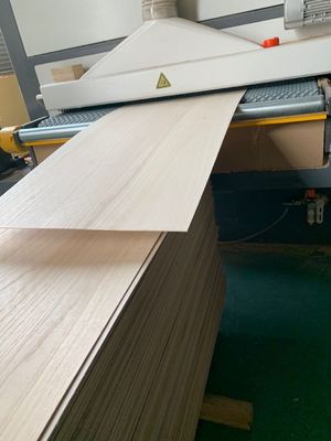 280-300kgs/cbm Densidad sólida Paulownia madera Servicio de devolución y reemplazo