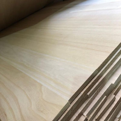 2440x1220 o 1200x600 Tamaño 12 mm Tabla de madera de paulownia comprimida con certificado FSC