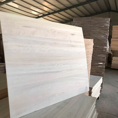 Tabla de madera de paulownia personalizada para la capacidad de solución de proyectos en 1220x2440mm Tamaño