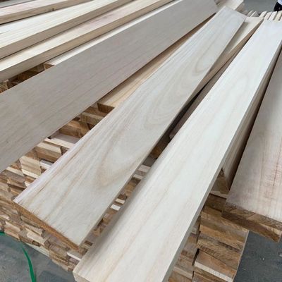 Las bandas de madera de paulownia sin terminar para muebles tradicionales y artesanías de madera