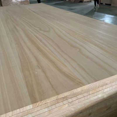 Paneles de madera sólida moderna tablero de madera de paulownia con un contenido de humedad del 8% al 12%
