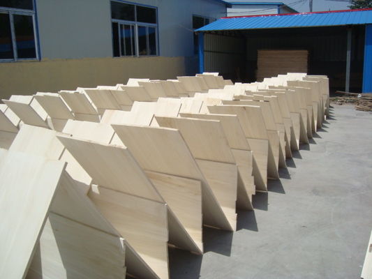 Contenido de humedad 8%-12% Tabla de madera de paulownia para diseño contemporáneo