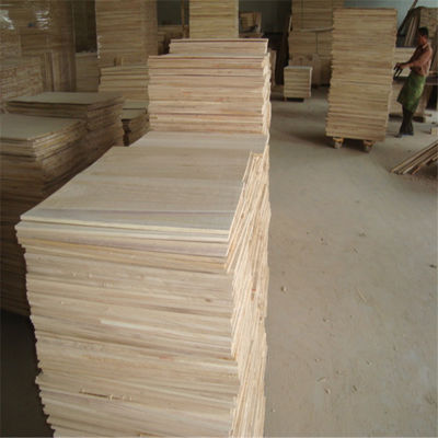 Contenido de humedad 8%-12% Tabla de madera de paulownia para diseño contemporáneo