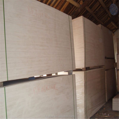 Contenido de humedad 8%-12% Tabla de madera de paulownia para diseño contemporáneo